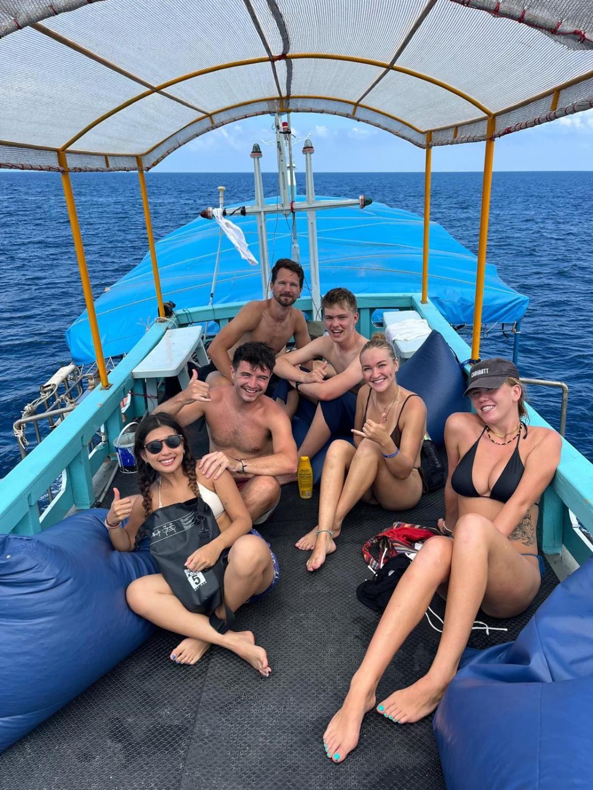 Escape Divers - Jungle Hostel And Dive Centre Ko Tao Bagian luar foto